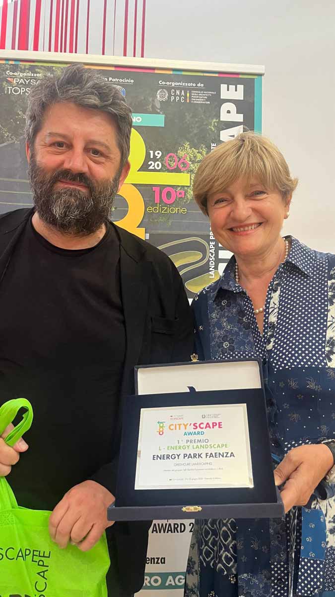 Gabriele Lelli e Marilena Baggio con il premio City'scape Award Categoria Energy Landscape